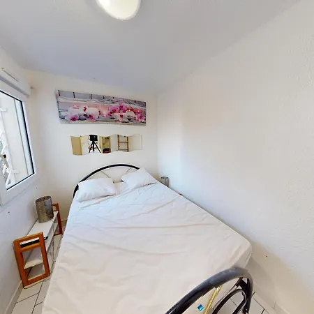 2 Avec Terrasse Et Parking à - Fr-1-785-1 * Frontignan