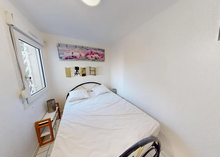 2 Avec Terrasse Et Parking A - Fr-1-785-1 * Frontignan