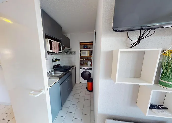 2 Avec Terrasse Et Parking A - Fr-1-785-1 Frontignan